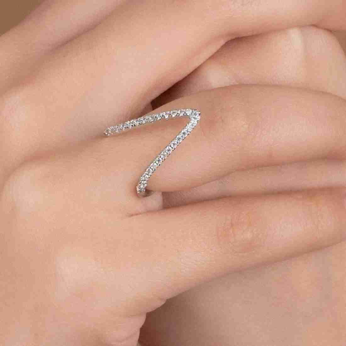 Elegant Wave Ring