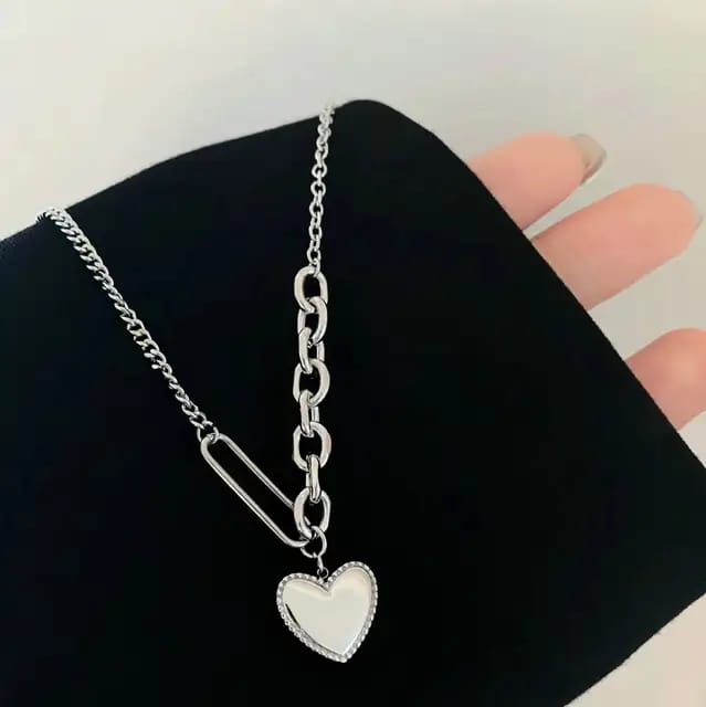 Urban Heart Chain Necklace – Asymmetrical Chunky Love Pendant
