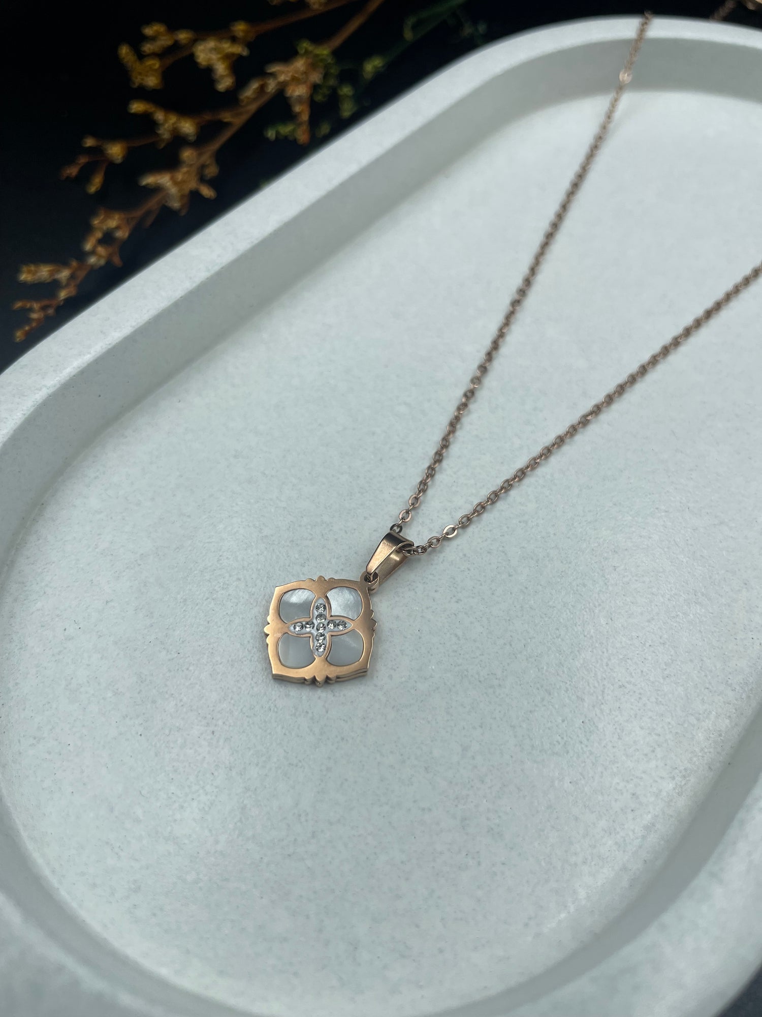 Blossom Charm – Rose Gold Floral Pendant Necklace