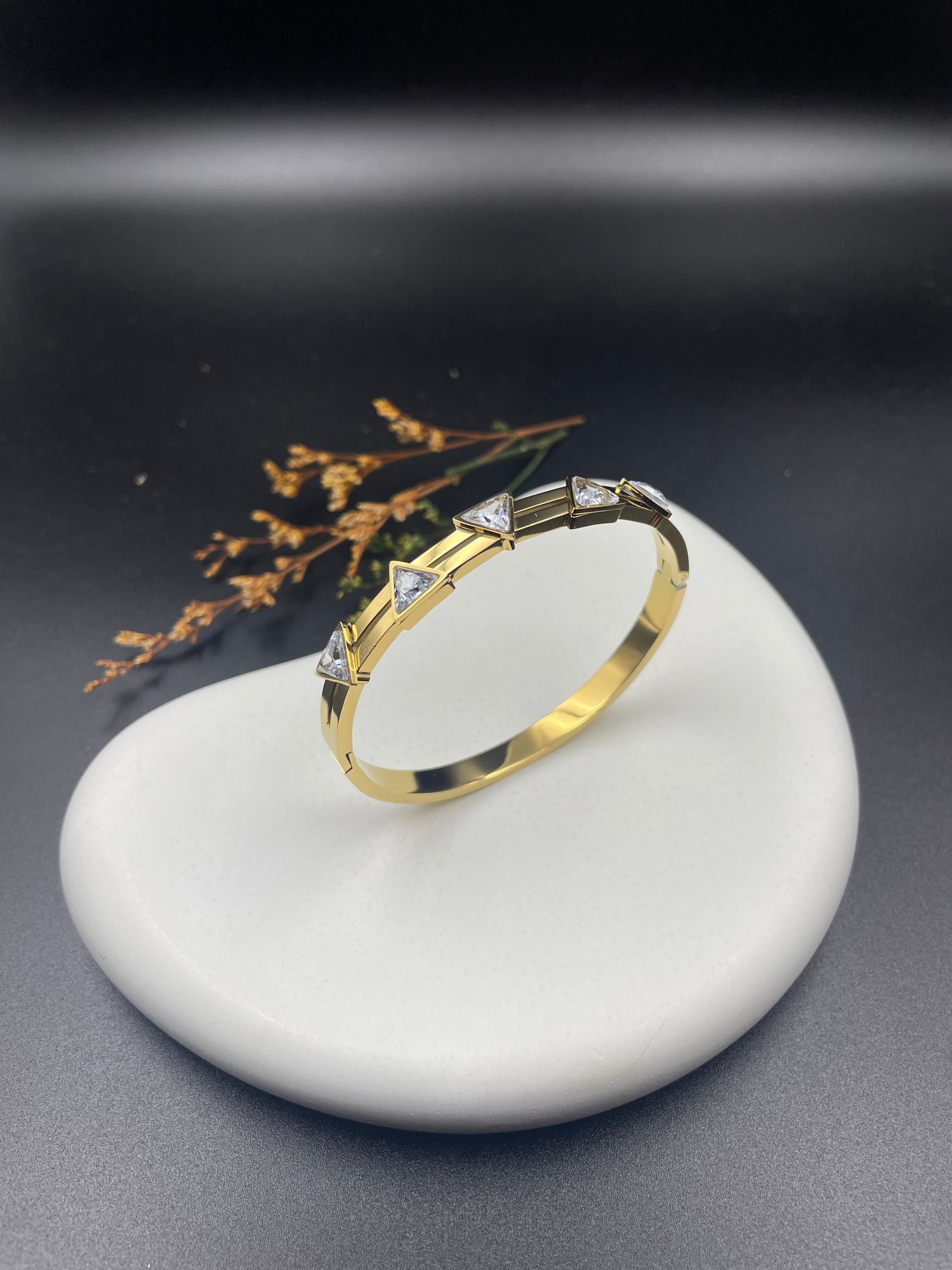 Geometric Elegance Gold Bracelet with Triangle Crystals